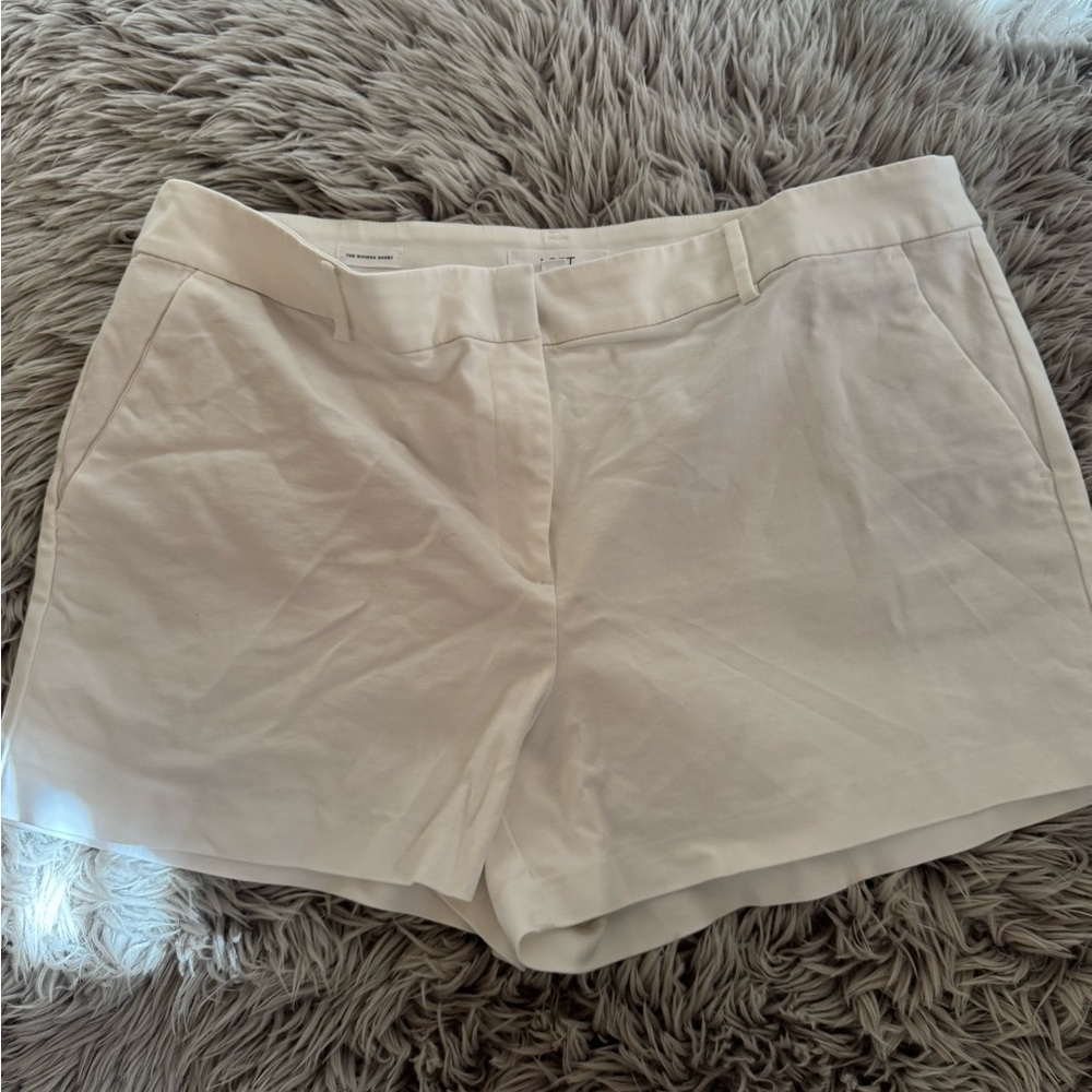 LOFT Women's Soft White Bermuda Shorts